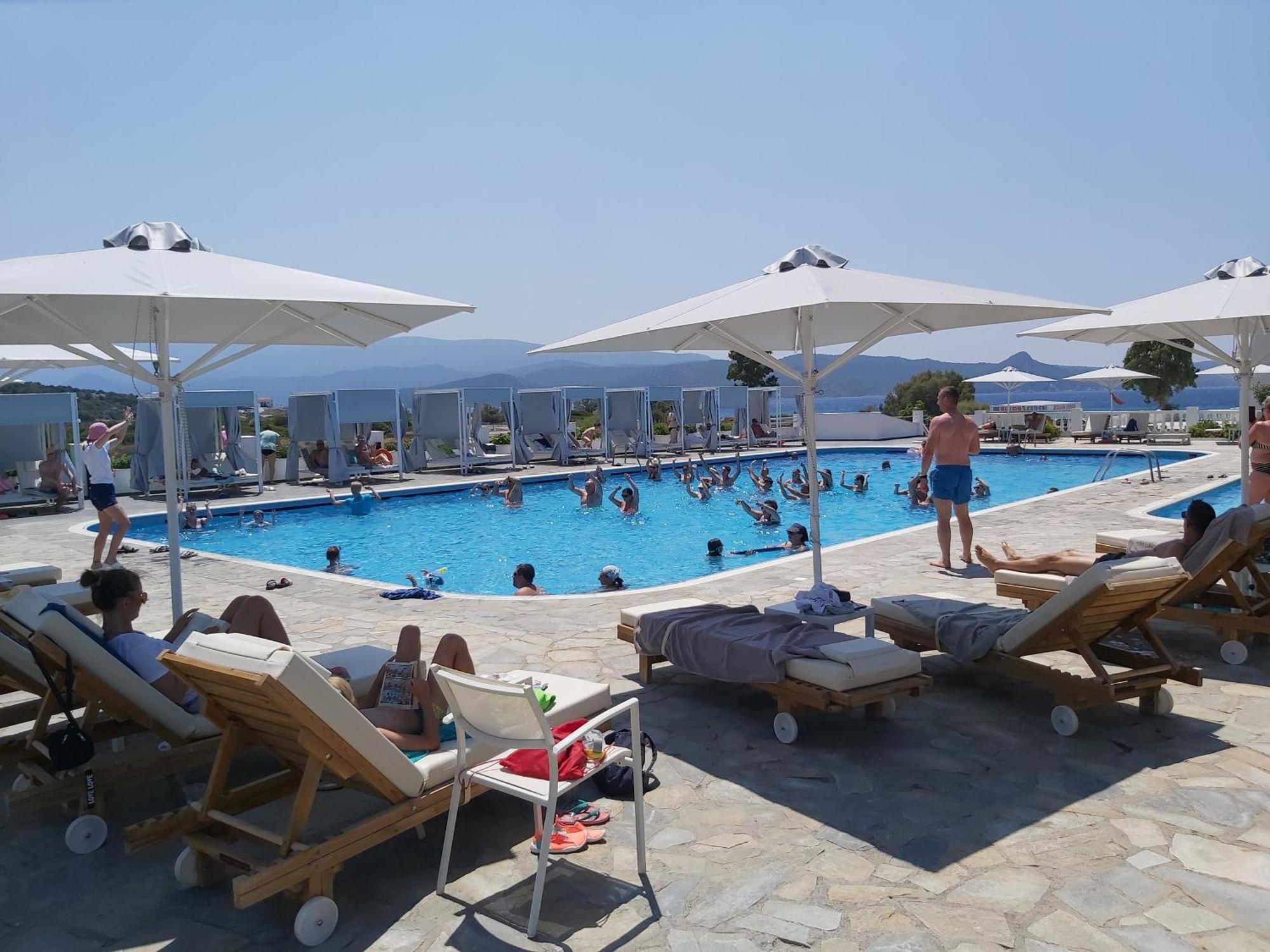 Sirenes Beach Resort Samos Town Exterior photo